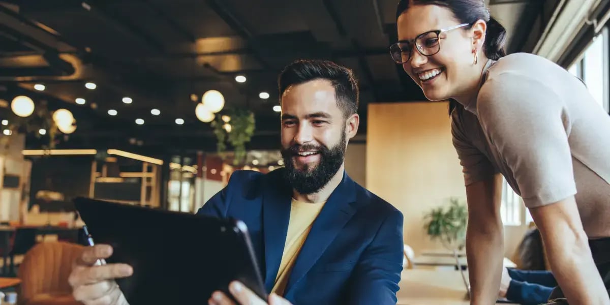 Founders discussing the clauses that should be in a Saas Agreement