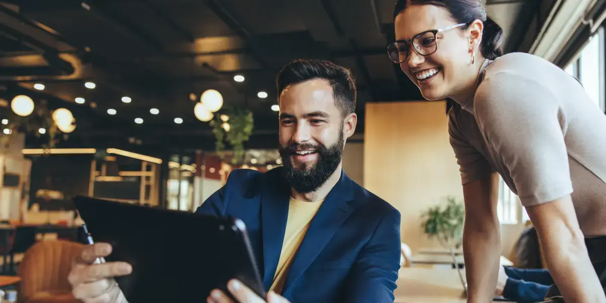 Founders discussing the clauses that should be in a Saas Agreement